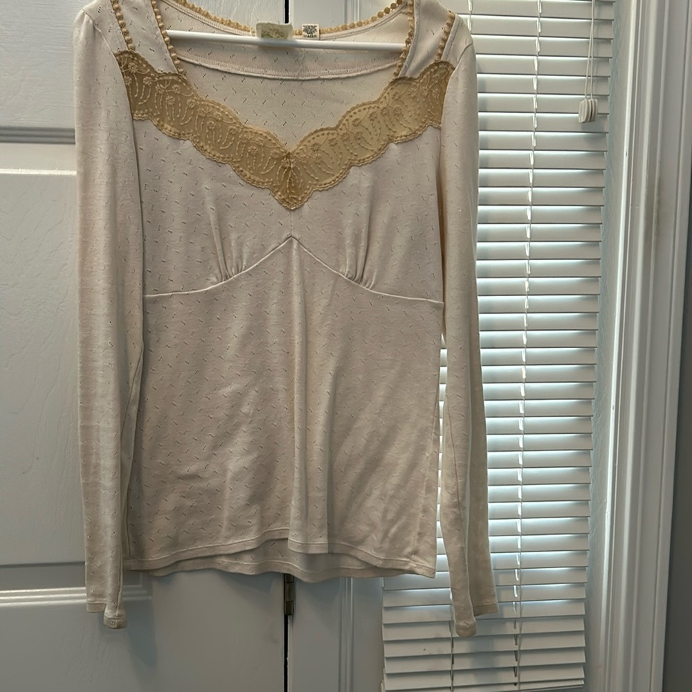 Long sleeve ivory lace top
